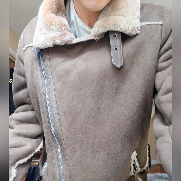 PrettyLittleThing Suede Faux Fur Coat - Picture 3 of 4